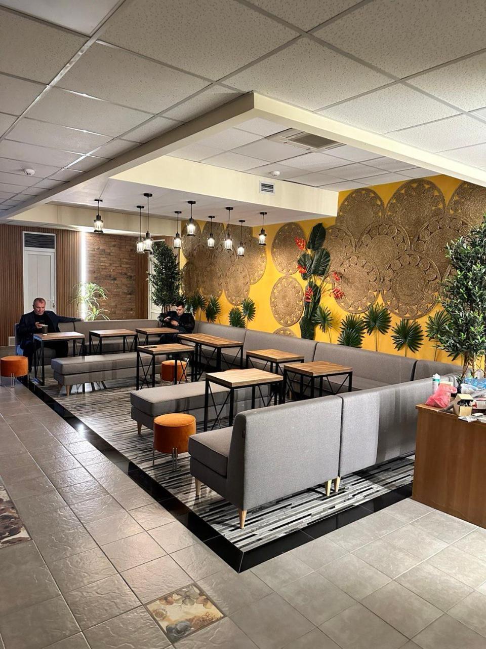 Tropica Inn Hotel Ереван Екстериор снимка