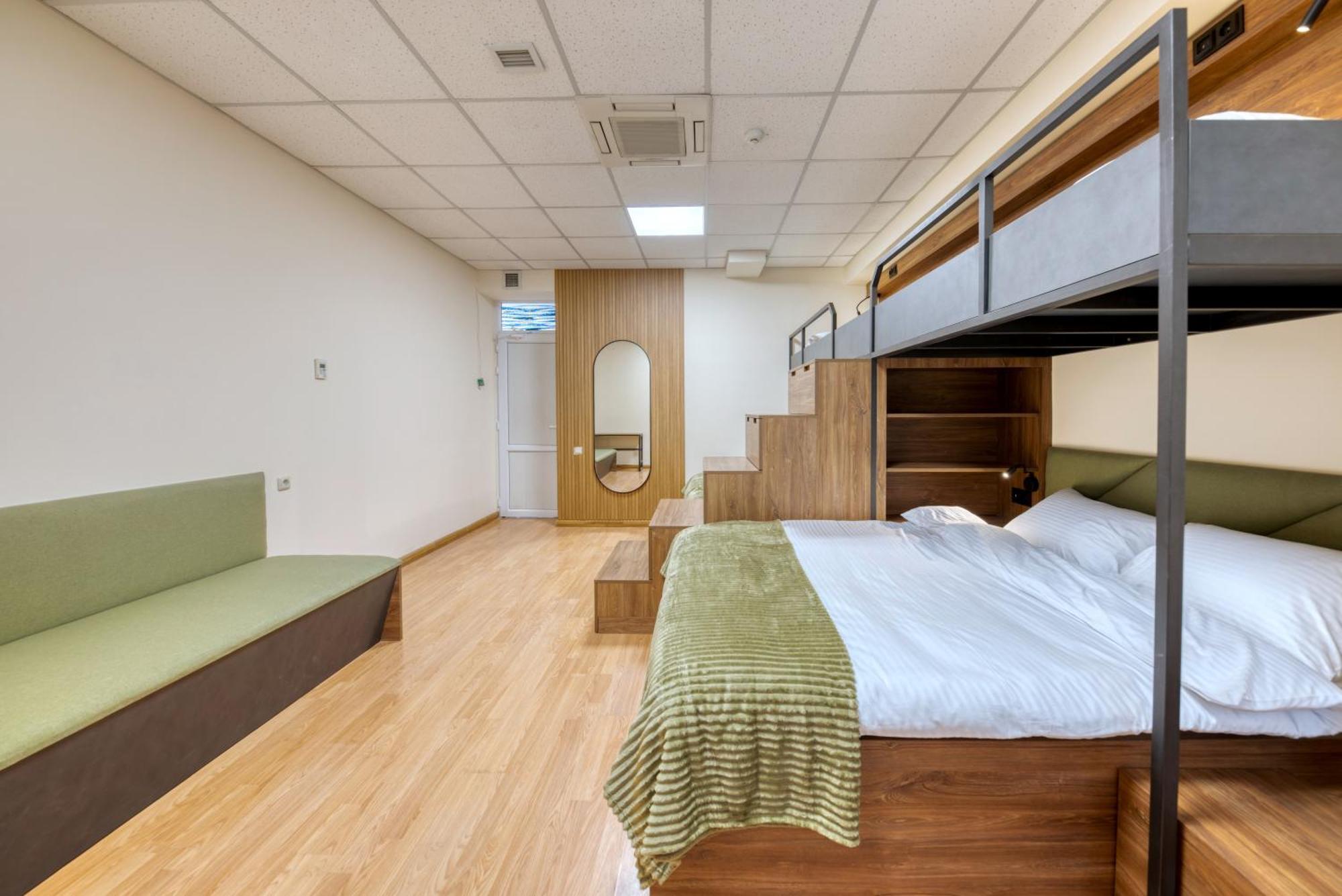 Tropica Inn Hotel Ереван Екстериор снимка