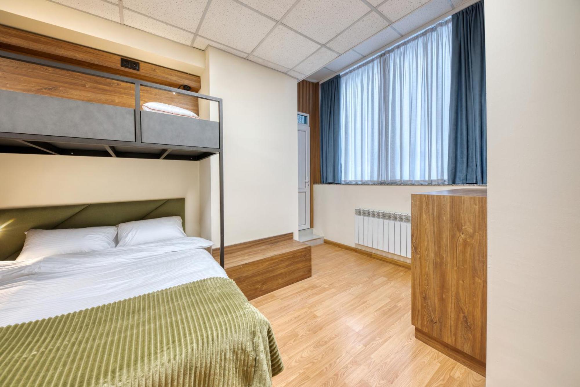 Tropica Inn Hotel Ереван Екстериор снимка