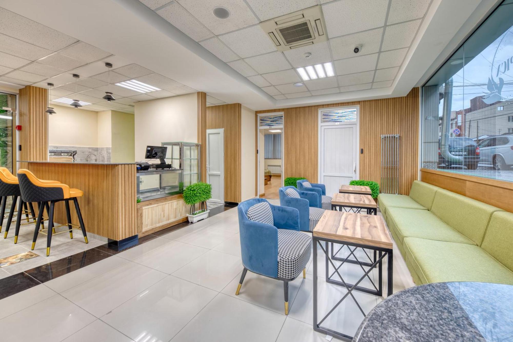 Tropica Inn Hotel Ереван Екстериор снимка