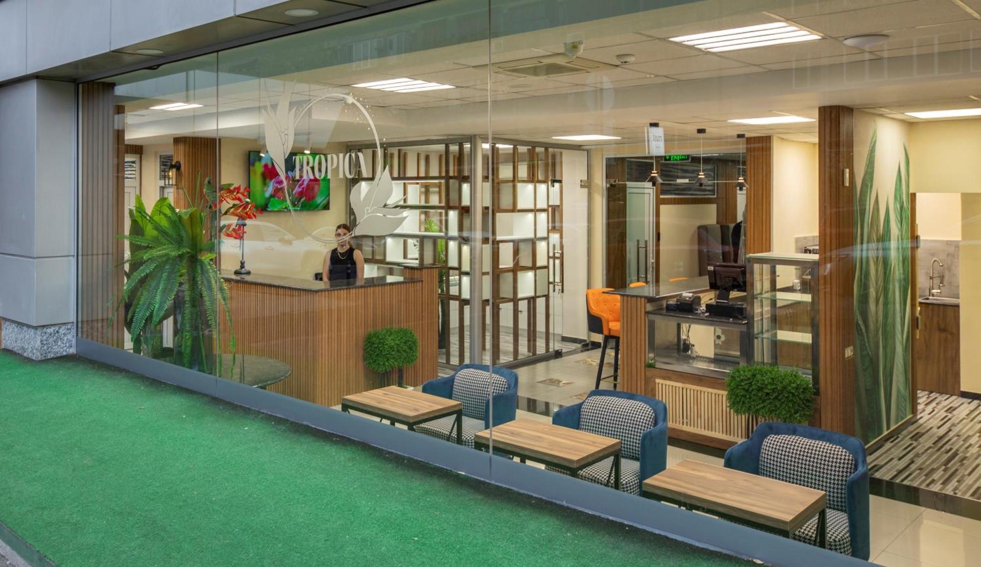 Tropica Inn Hotel Ереван Екстериор снимка