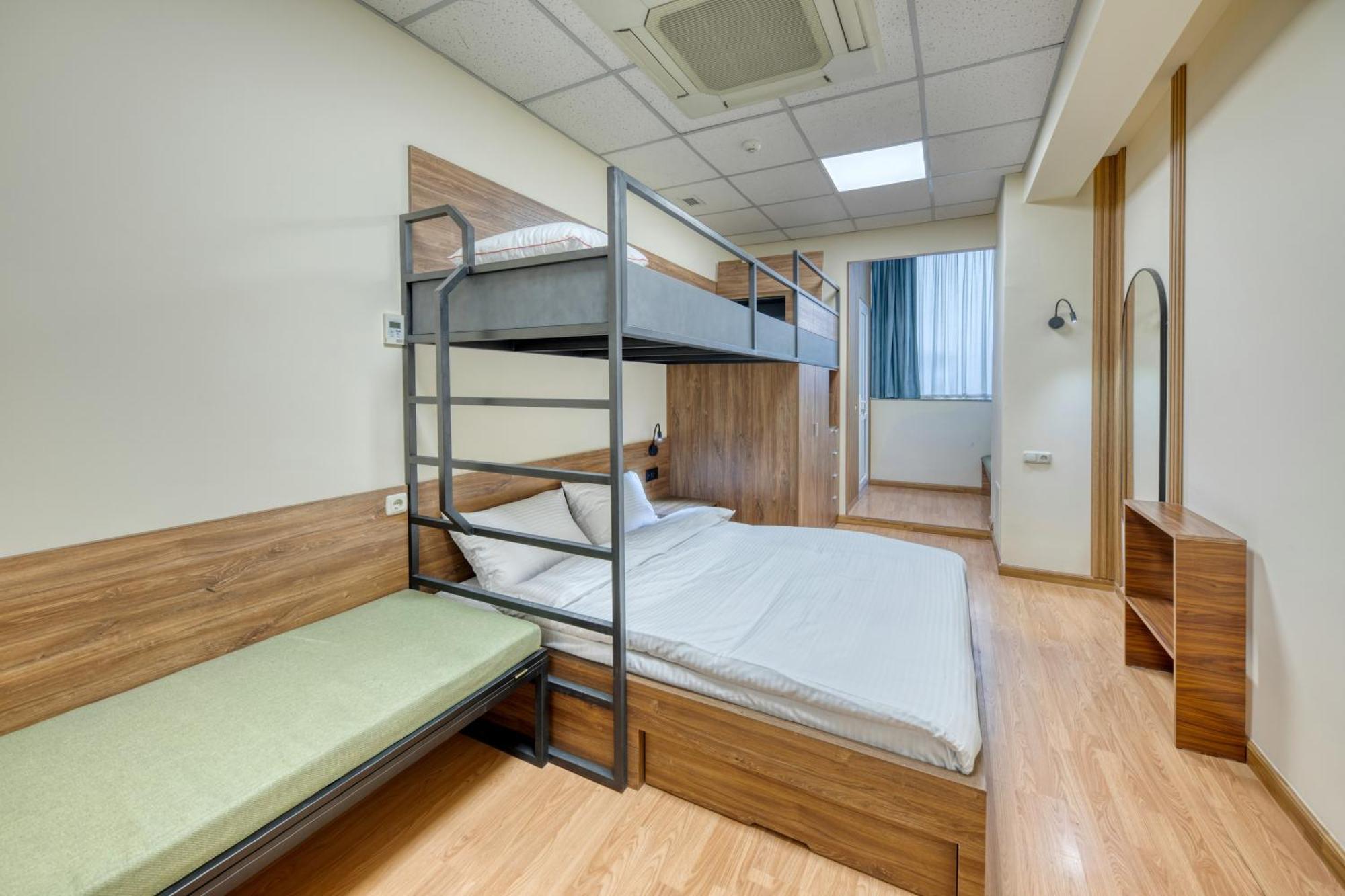 Tropica Inn Hotel Ереван Екстериор снимка
