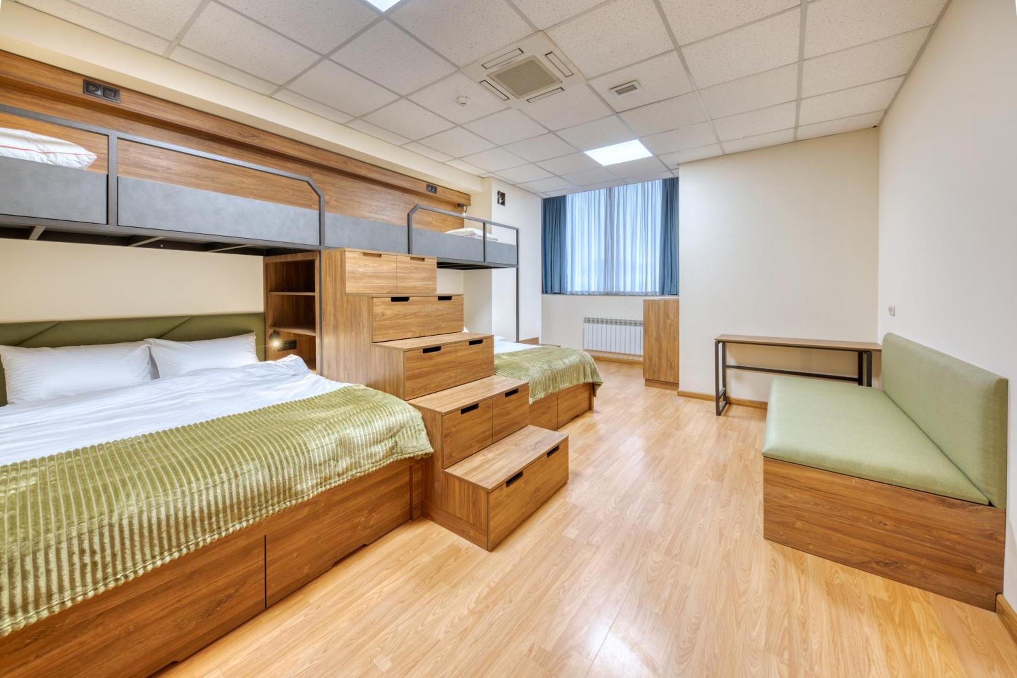Tropica Inn Hotel Ереван Екстериор снимка