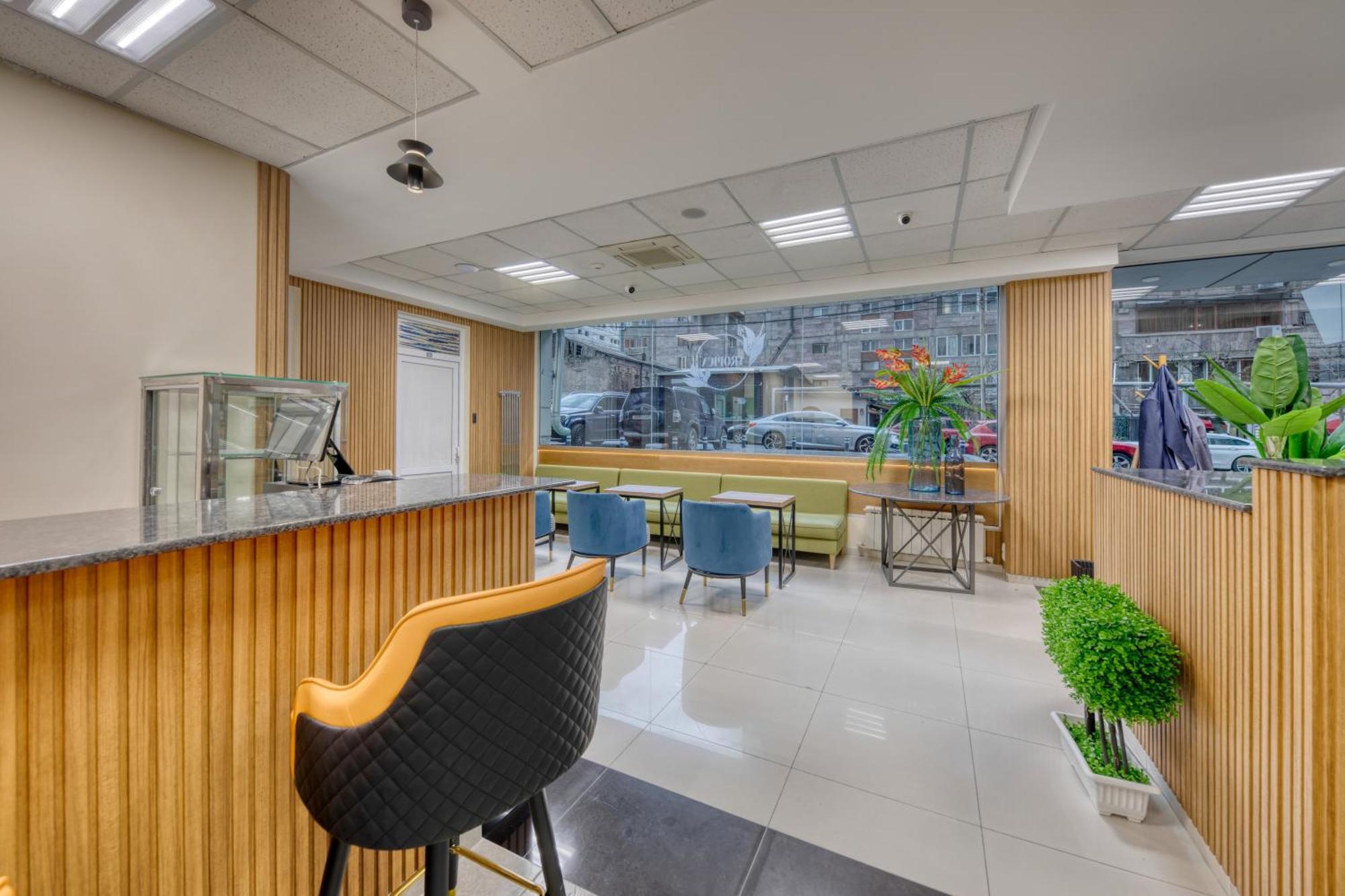 Tropica Inn Hotel Ереван Екстериор снимка