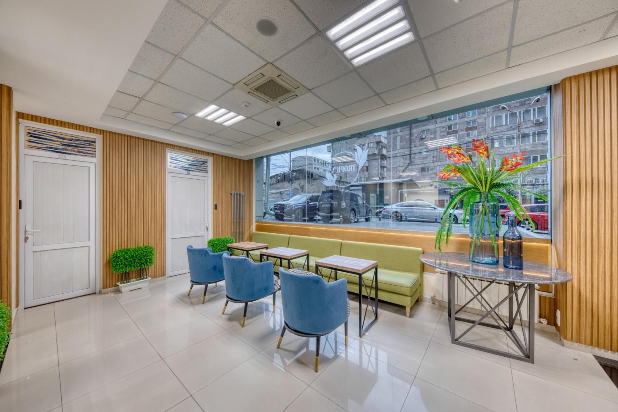 Tropica Inn Hotel Ереван Екстериор снимка